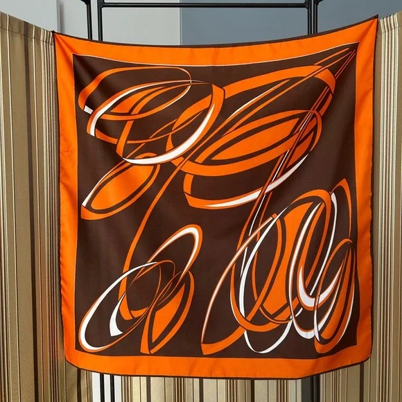 Retro scarf - Picture 3 of 10